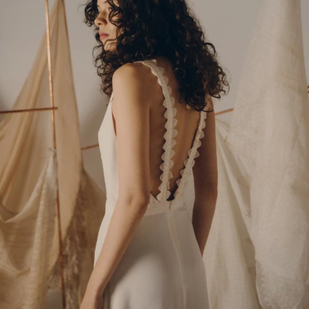 Beautiful Lace French Wedding Dress (new with tags!)